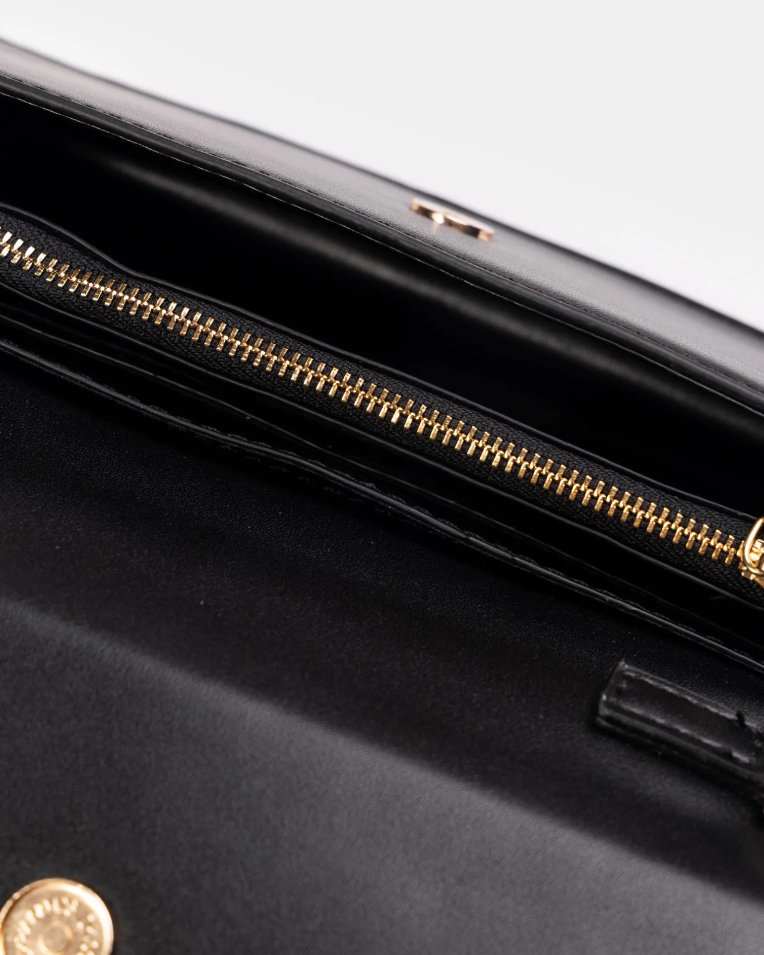 AVIANA BLACK TOP HANDLE BAG