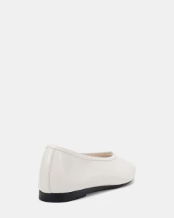 CUBIC MILK Ballet Flats