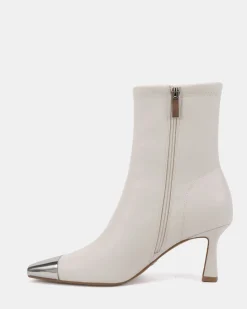 DELULU WHITE Heeled Boots