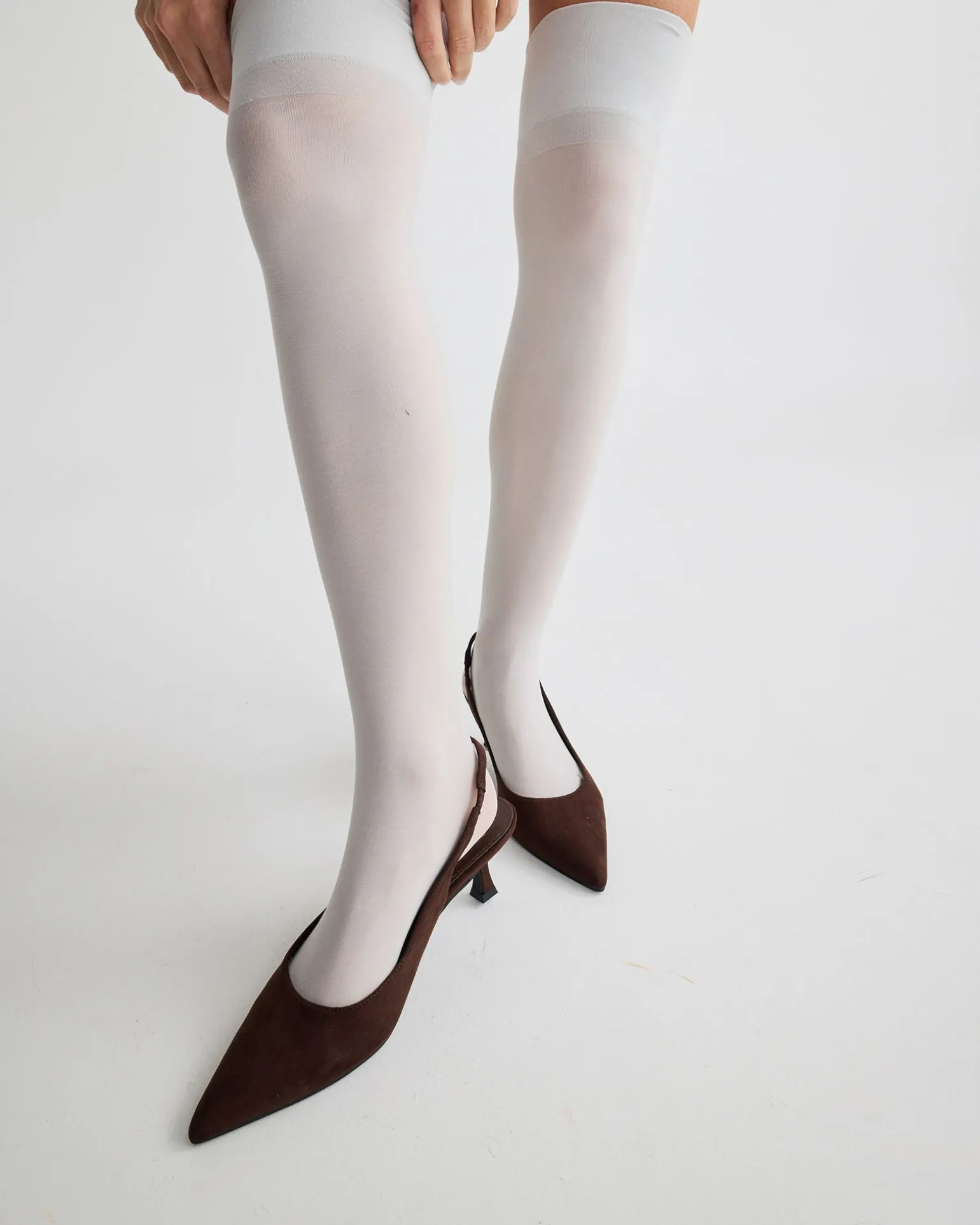 IDINNA ESPRESSO SUEDE Low Heels