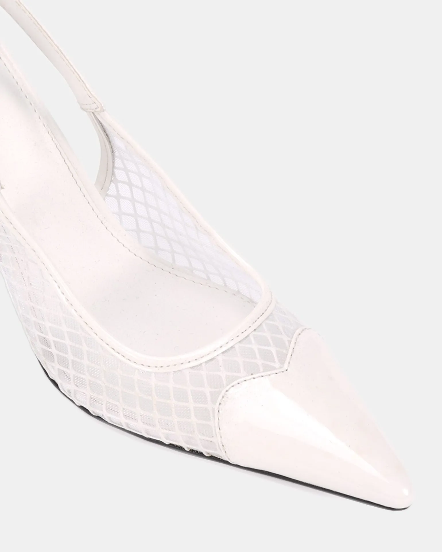 IGNATIUS WHITE Pumps