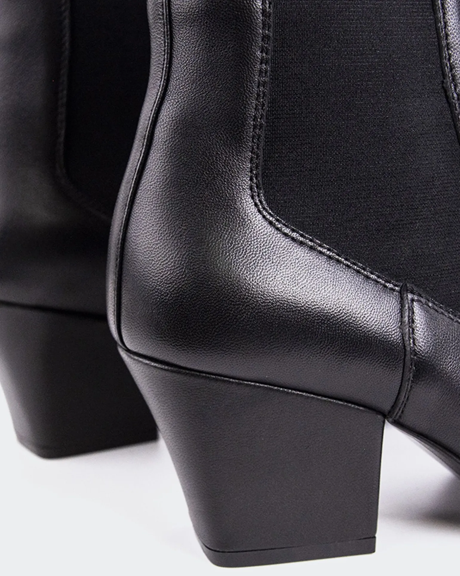 LI-MARKY Black Leather