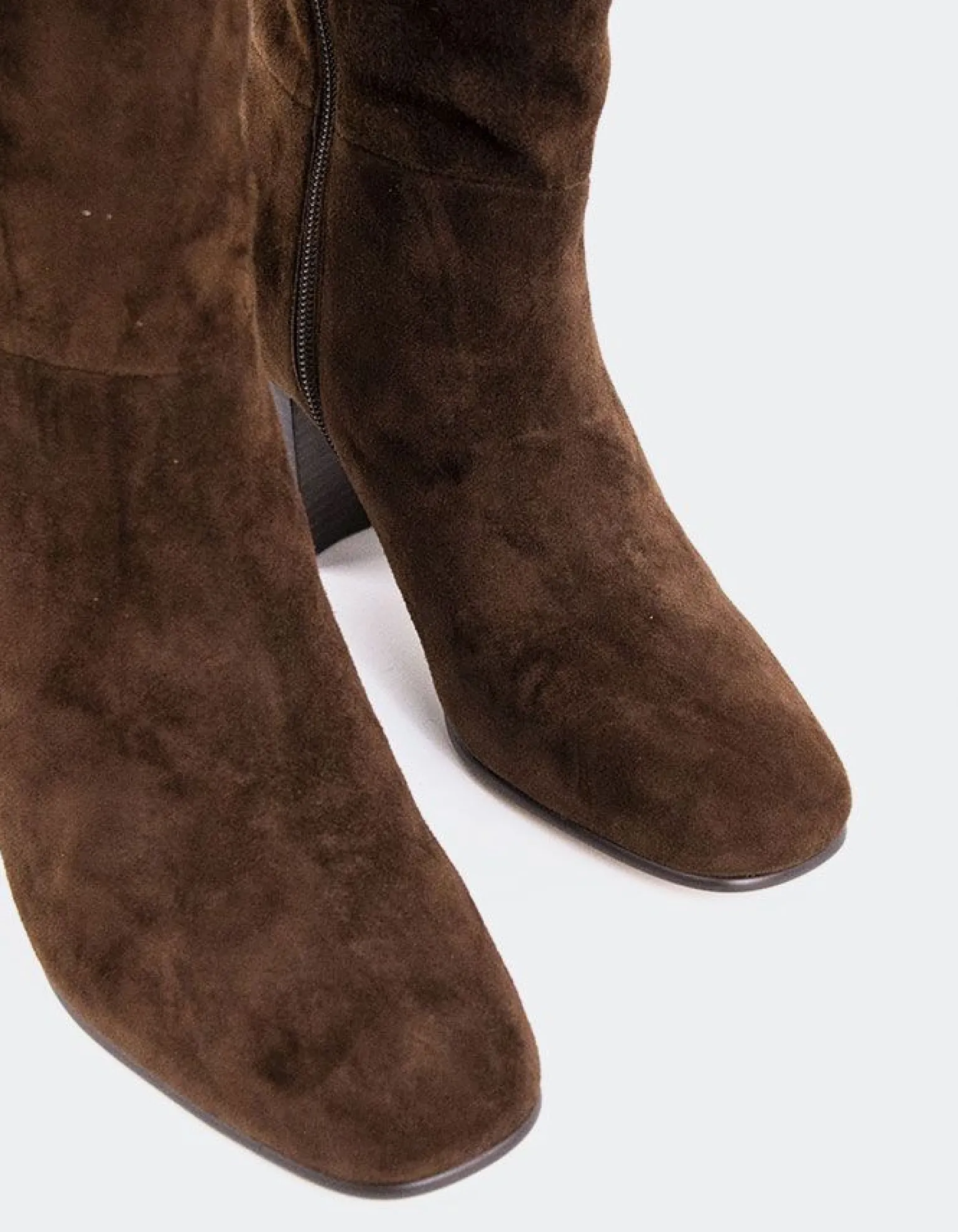 LI-PYXIS Brown Suede