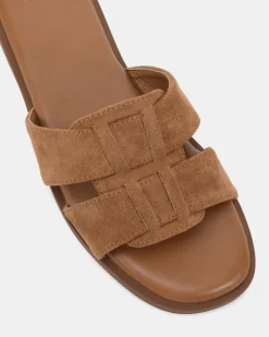 SEAMUS CARAMEL Flat Sandals