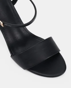UDACIOUS Black Smooth Low Heels