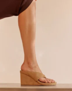 YOASOBI BISCOFF SUEDE Wedge Heels