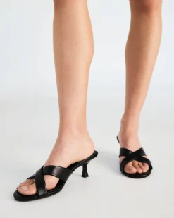 ZONA Black Smooth Mules